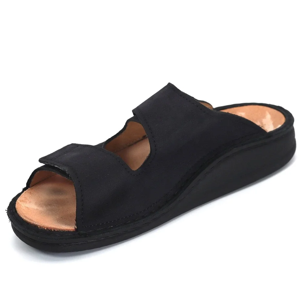 Finn Comfort •	brand finn